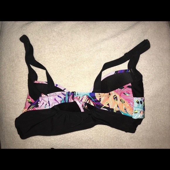 Bikini with Swim Skirt - Picture 5 of 5